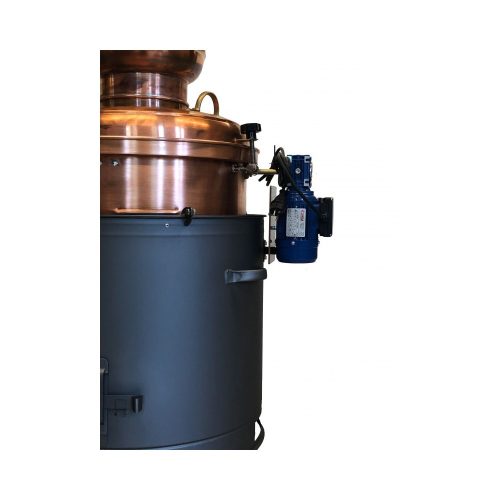 Distiller with mixer unit